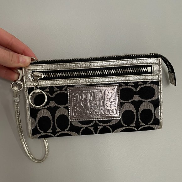 Coach Poppy Purse - Picture 3 of 4